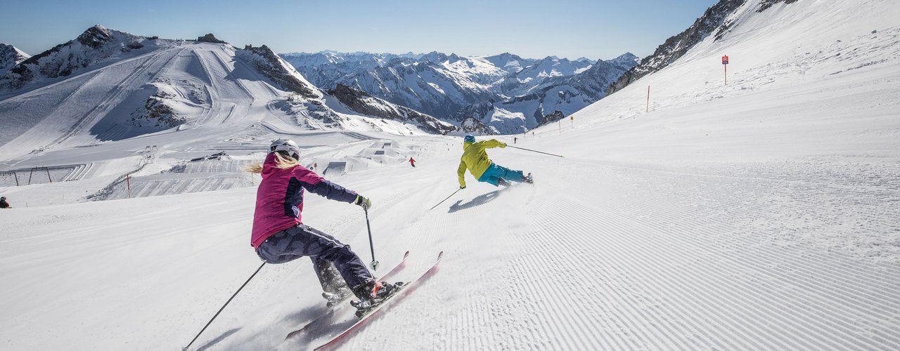 Badhotel_Kirchler_Tux_Skifahren_Hintertuxer_Gletscher_03.jpg